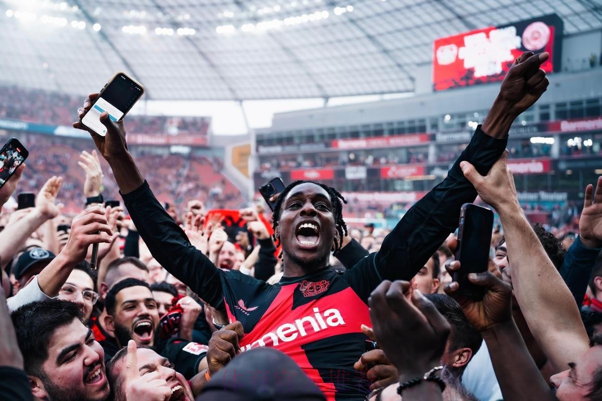 弗林蓬是曼联的首要目标 皇马&拜仁也在关注他 弗林蓬是曼联的首要目标 皇马&拜仁也在关注他